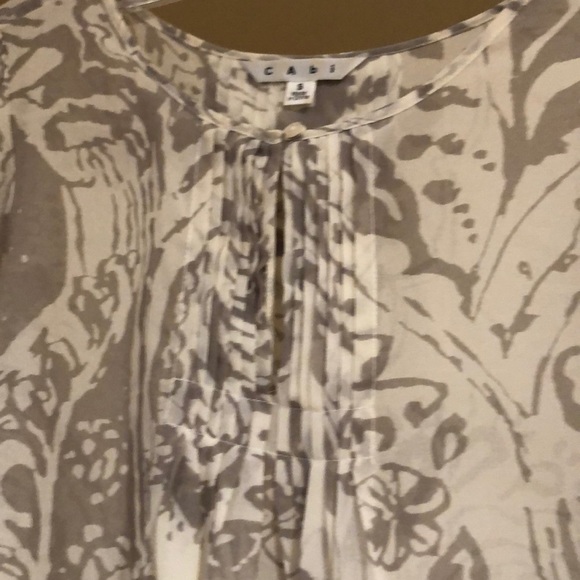 Cabi Pleated Peasant Blouse Size S - Picture 2 of 7